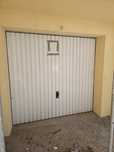 Garagem fechada box arrumos