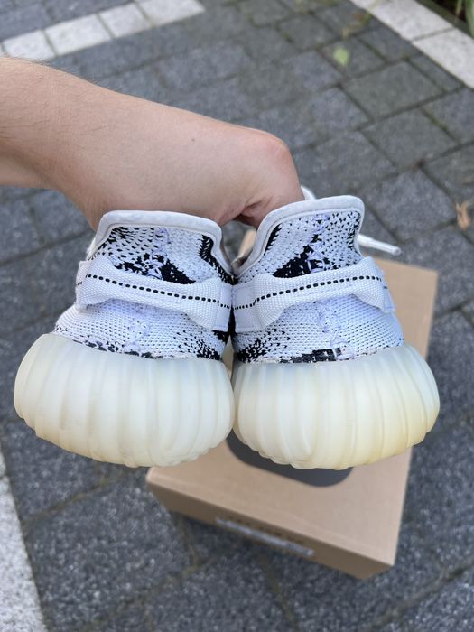 Adidas Yeezy Boost 350 V2 Zebra buty sneakersy niskie białe 42 2/3