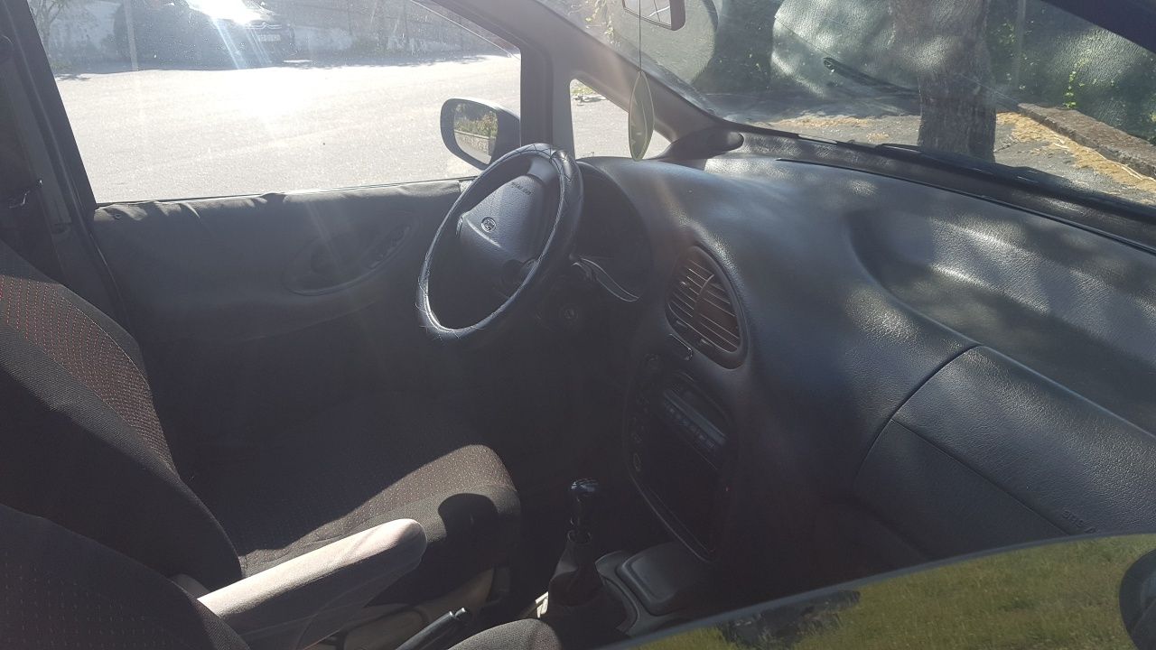 Vendo ford galaxy 7 lugares em bom estado