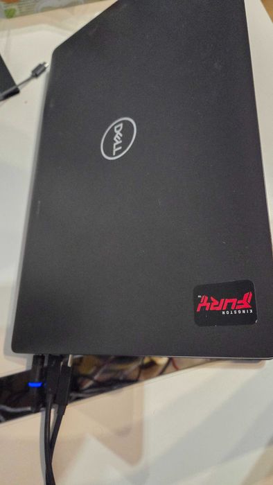 Szybki Laptop Dell 5501- Idealny do Pracy i Nauki! 16GB RAM /512GB SSD