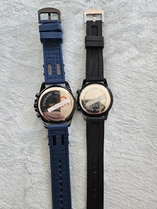 2 relógios novos com pilhas da SMK