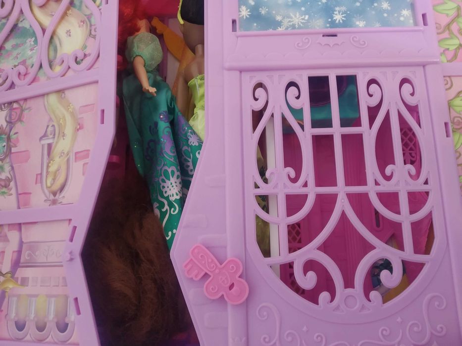 Brinquedo Casa Castelo Disney e 3 bonecas (Princesas) desdobrável