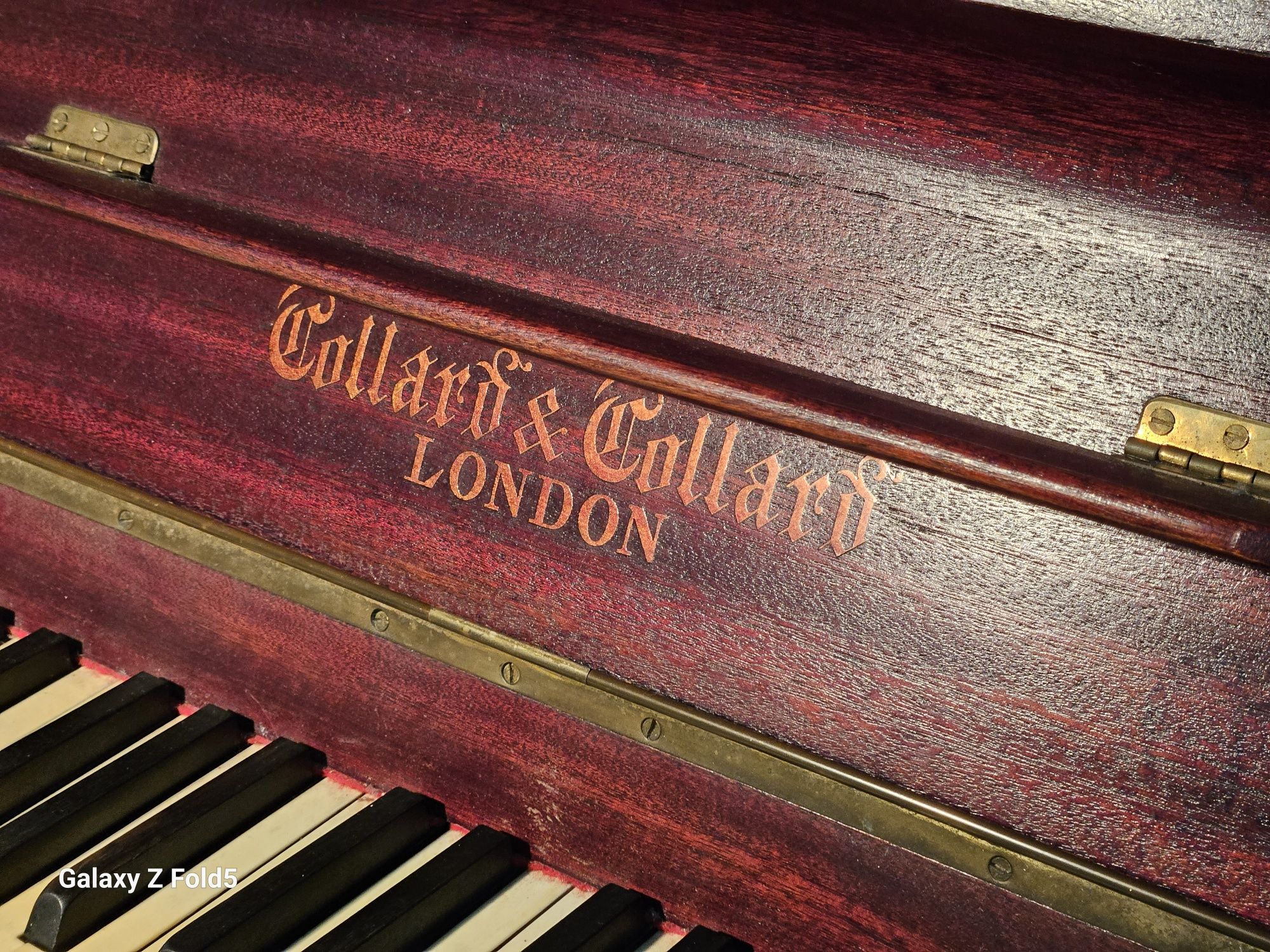 Piano vertical para restauro ou decoração