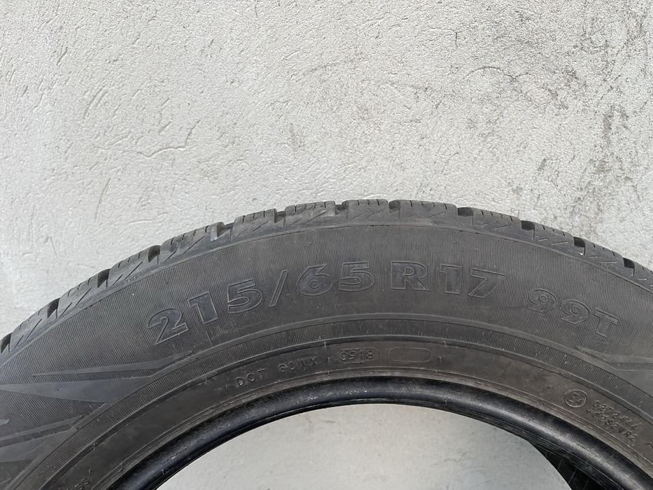 Резина б/у Зима Nokian 215/65R17