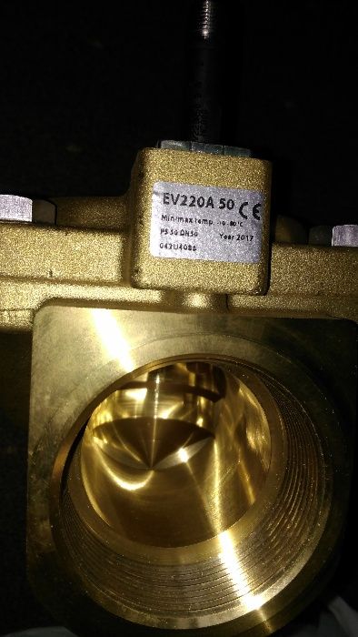 Электромагнитный клапан Danfoss 042U4088/042N0840/042U1042