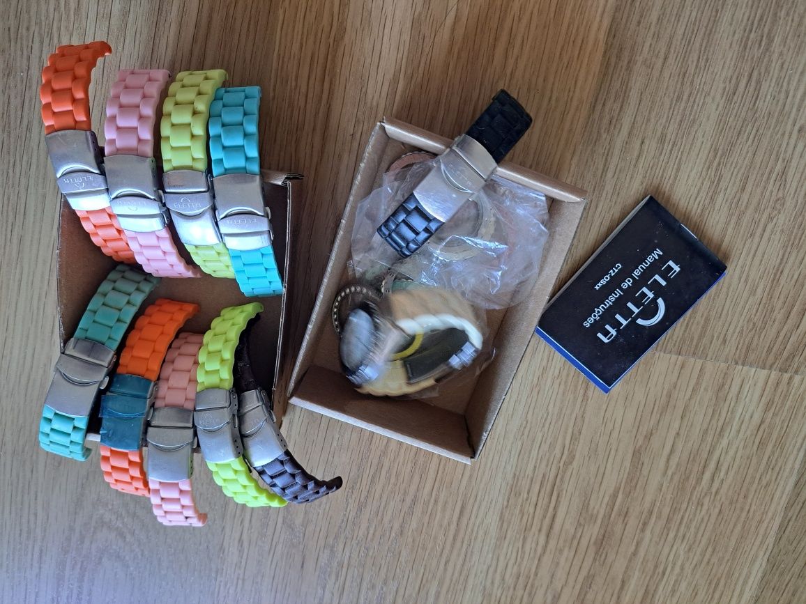 Relógio Eletta com vários aros e braceletes