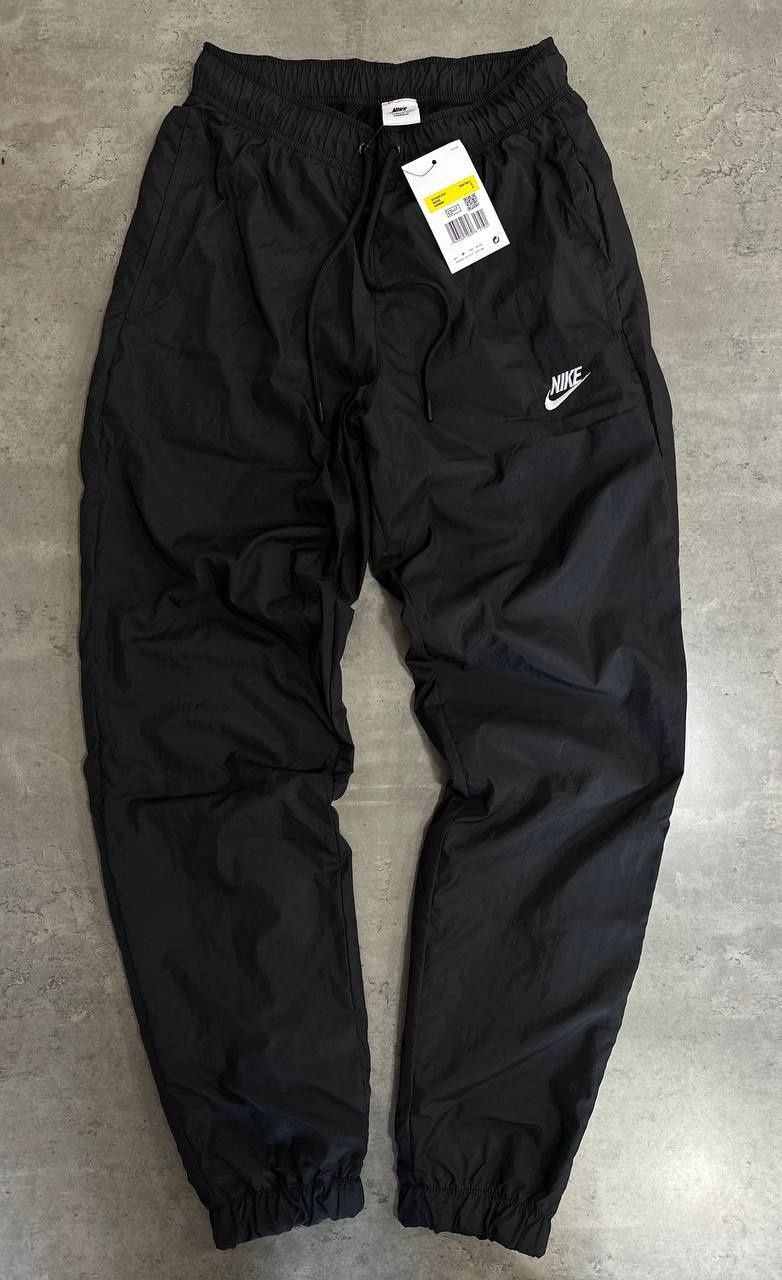 Штаны Nike Sportswear Pant CF Woven Core Track черные 927998-010