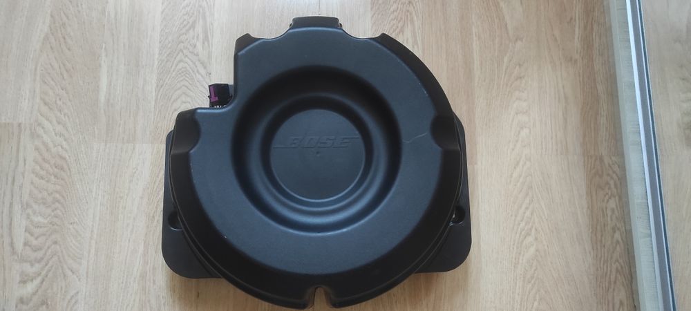 Сабвуфер Bose Porsche Cayenne