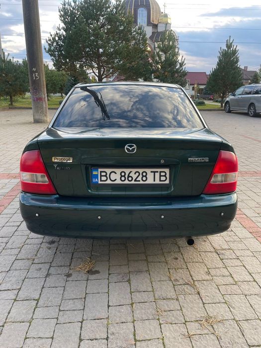 Автомобіль мазда