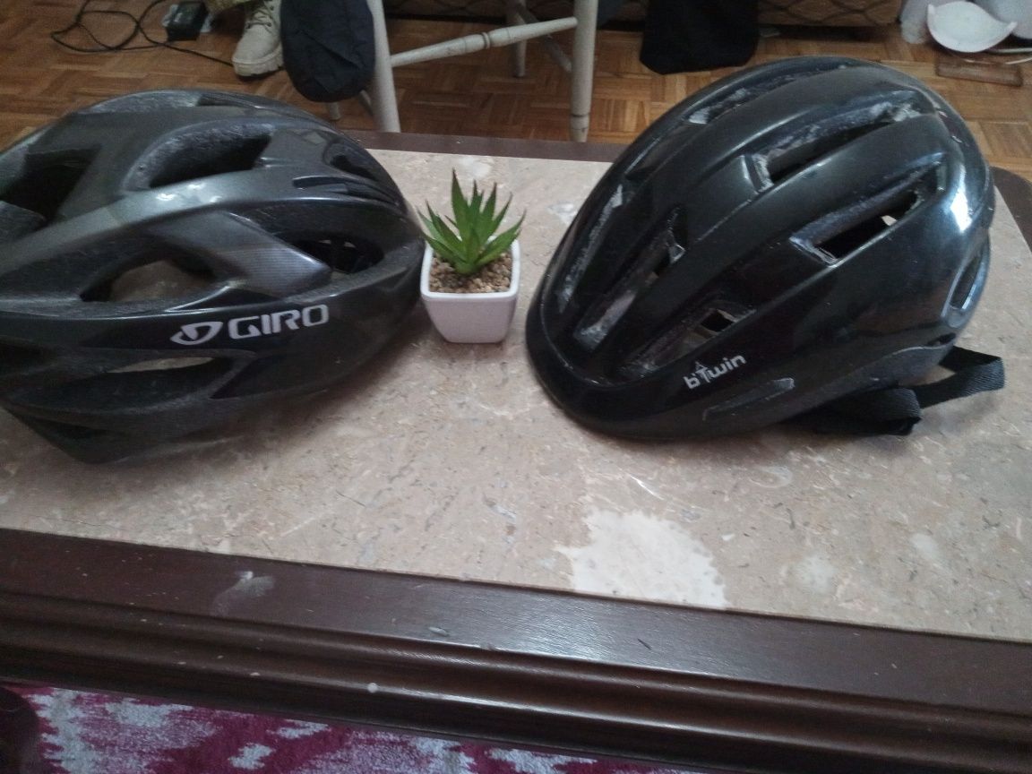 capacetes de ciclismo 10 € os dois