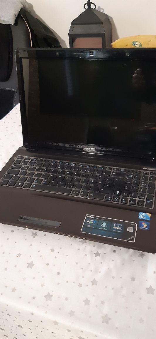 Laptop Asus z torbą