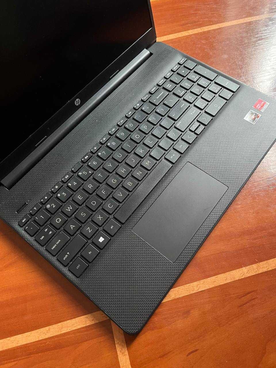 Laptop HP 15s Ryzen 5-5500/32GB/960/IPS/Black