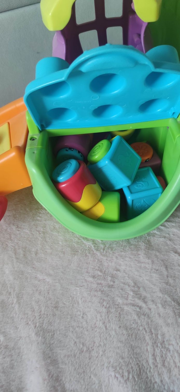 Zamek Fisher Price z klockami