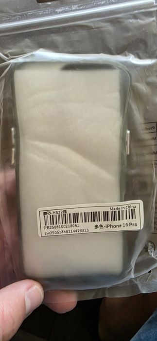 !!! etui pokrowiec Karl iphone 16 pro !!!