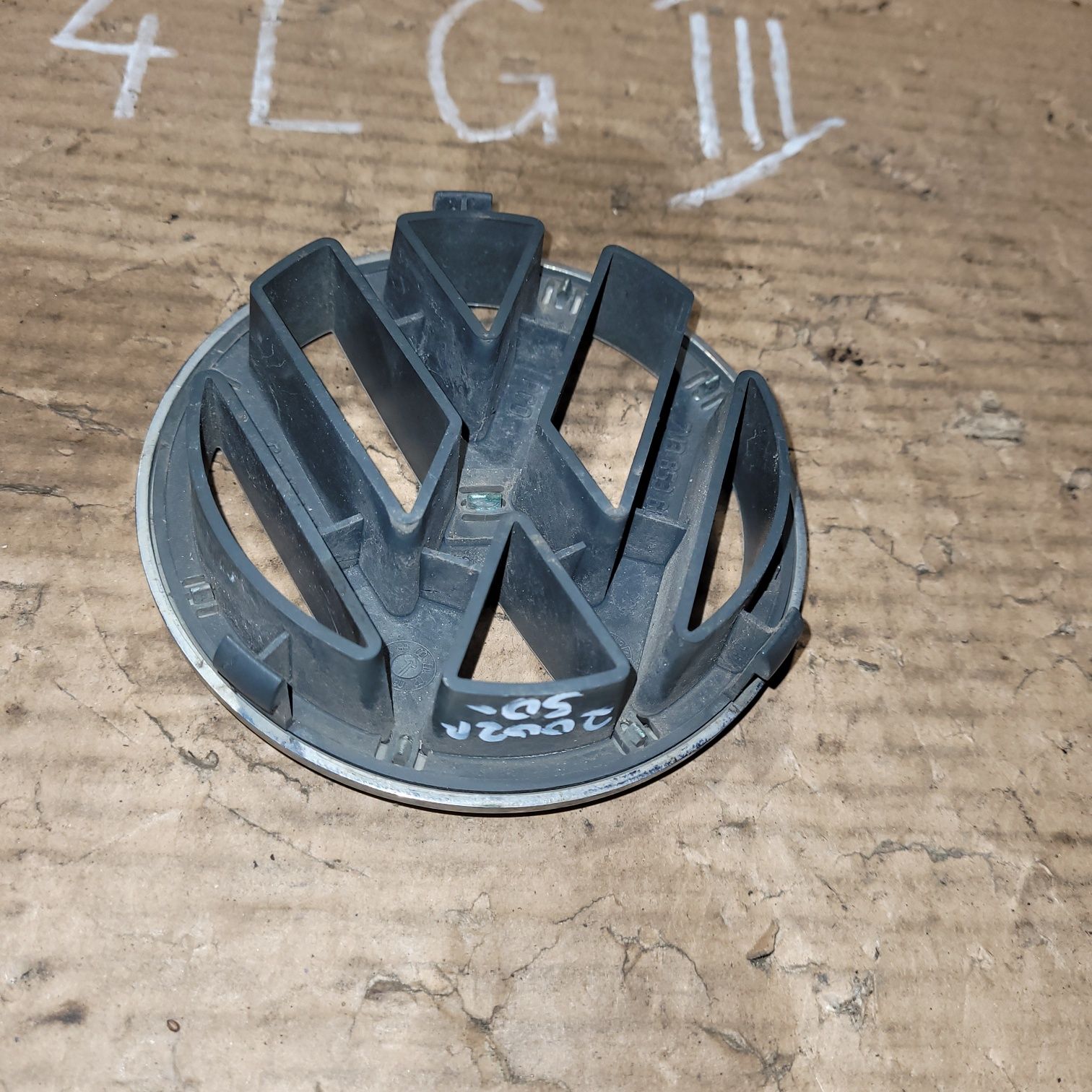 Znaczek emblemat grilla atrapy przód vw sharan mk2 2002r