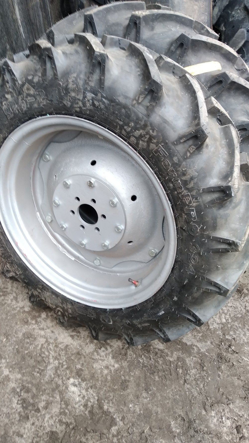 Koła wąskie 11.2r24 12.4r36 Case same Deutz fahr Lamborghini lampo