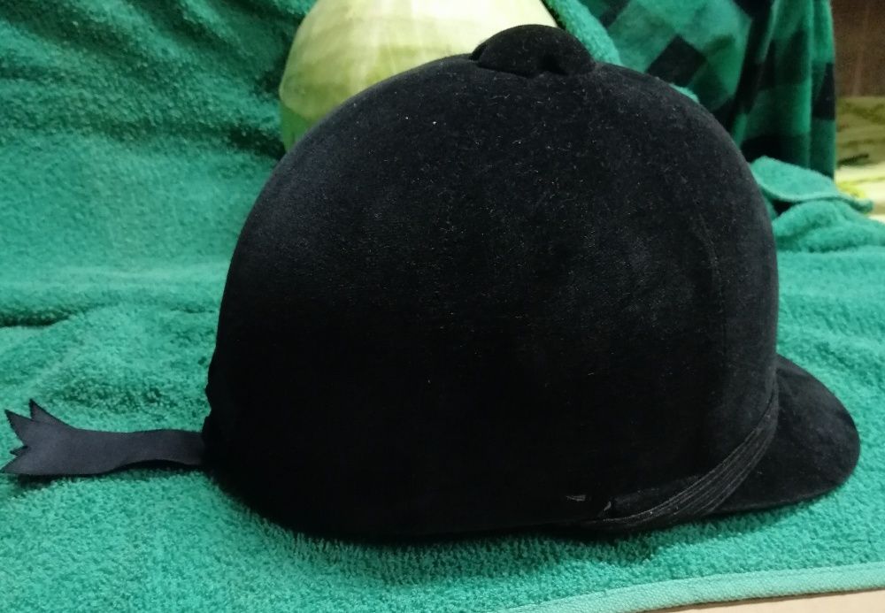 Czapka jeździecka do jazdy konnej