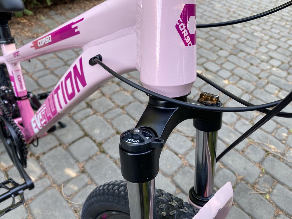 Алюмінієвий велосипед Corso Evolution 24 Pink на литих дисках