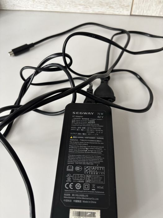 SEGWAY Ninebot Oryginalna Ładowarka zasilacz do hulajnogi elektrycznej