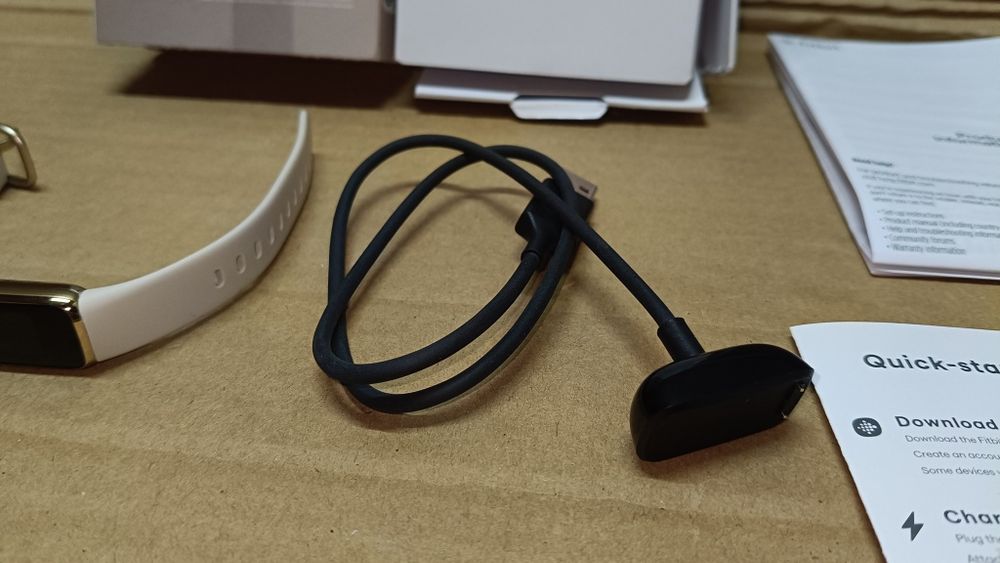 Fitbit luxe smartband uszkodzony