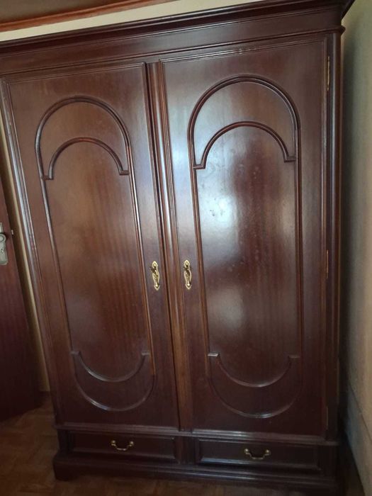 Mobilia quarto solteiro com roupeiro