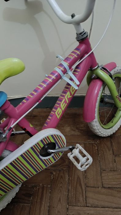 Bicicleta Infantil 16” BERG – Rosa/Verde com Cadeirinha Traseira