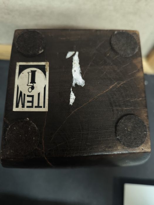 Vaso Rústica em Madeira Esculpida com Entalhes Flo. 
venda esta peça d