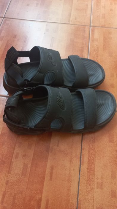 Босоніжки Nike легкі,чорні