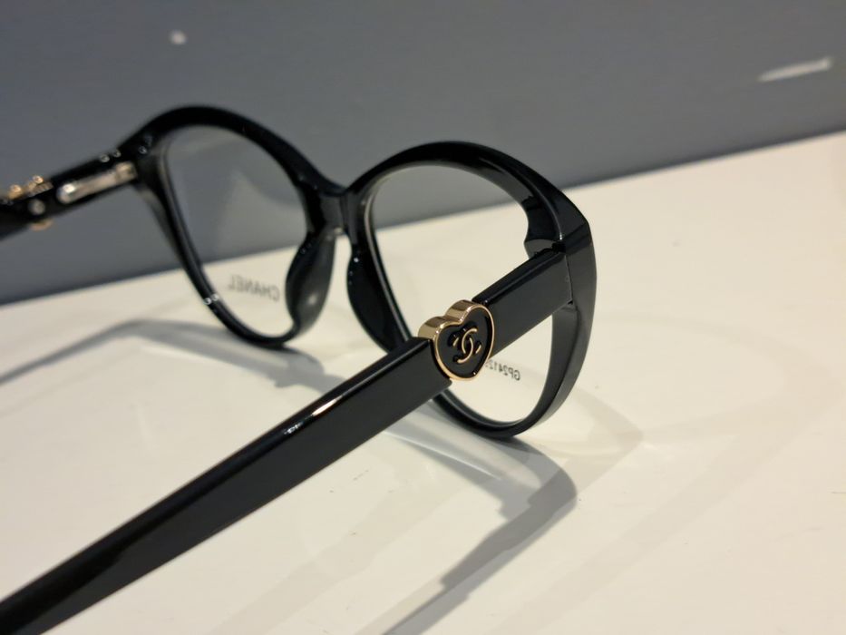 CHANEL czarne damskie okulary zerówki zlote logo serduszko kocie