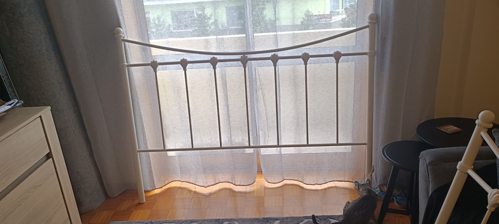 Cama de casal com estrado