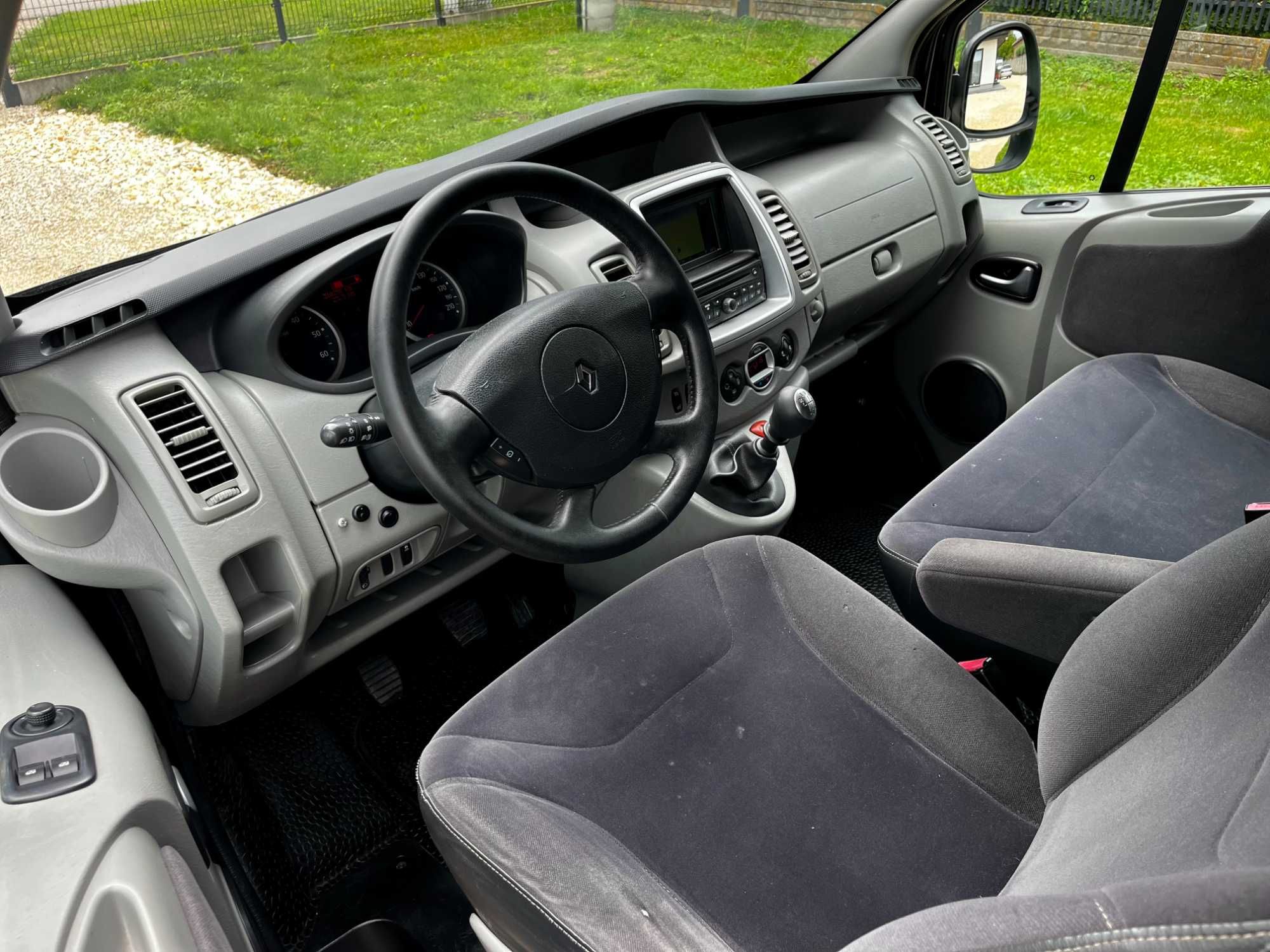 Renault Trafic 2,5 / Long / Black Edition