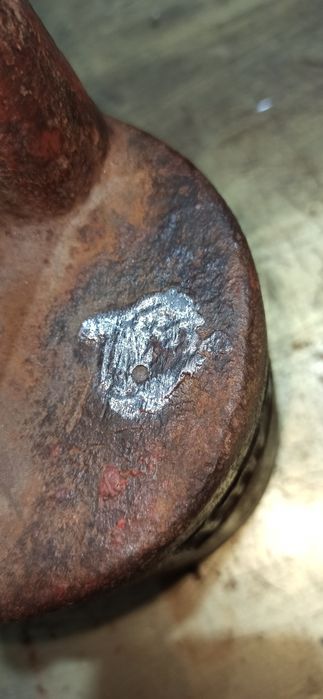 Odważnik 1 mrg żeliwny z puncą