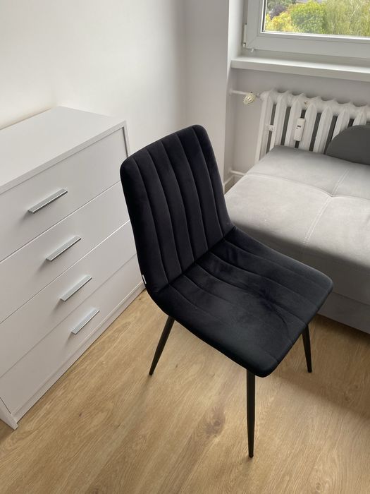 Zestaw białych mebli + łóżko rozkładane – komplet do pokoju!