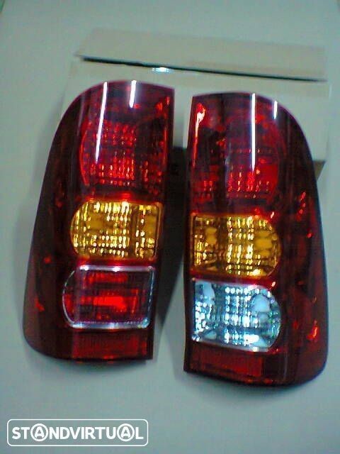 Farolim trás Toyota Hilux Kun15 Kun25 2005-2011 (novos)
