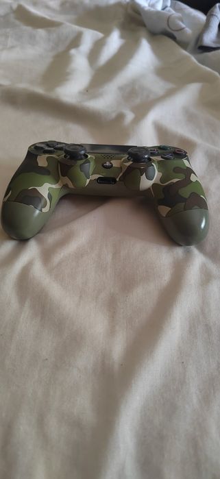 Vendo PlayStation 4 PRO + comando