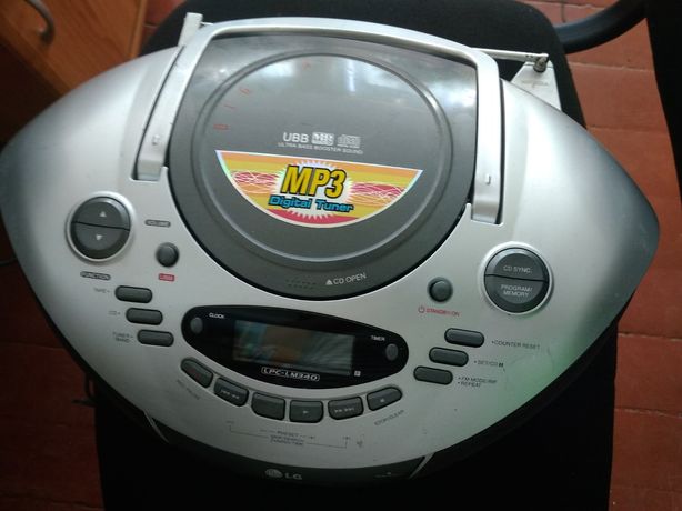 Кассетная MP3/CD магнитола LG