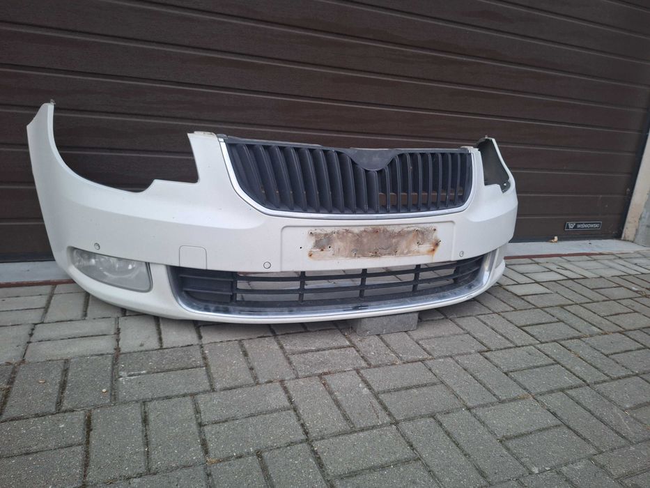 Zderzak skoda superb II  6pdc LF9E