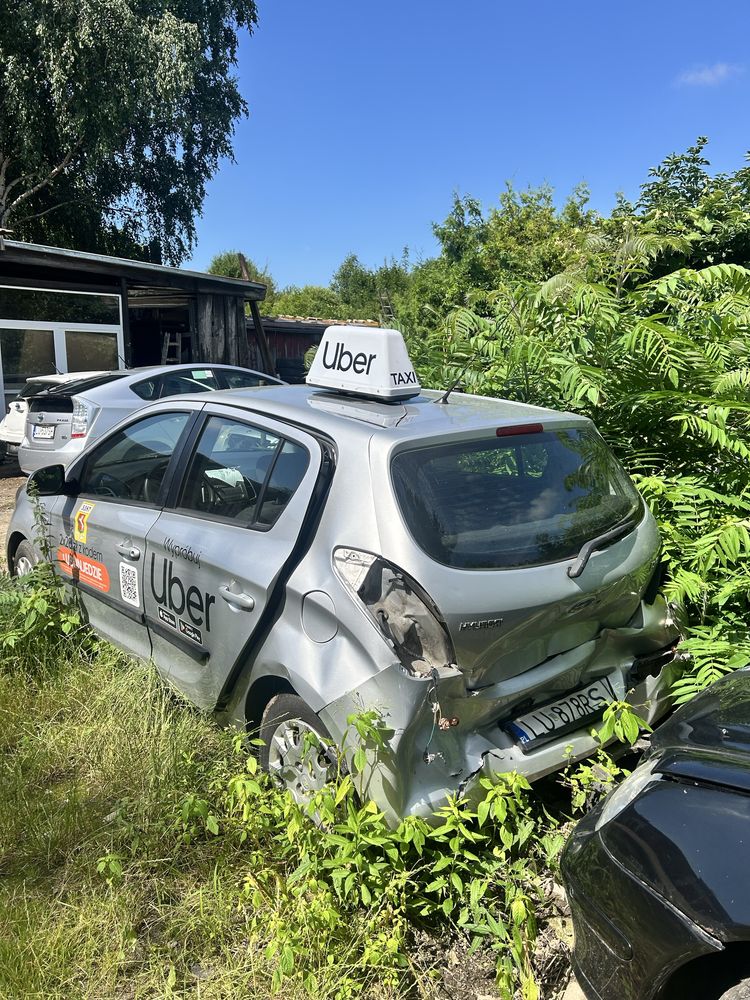 Hyundai i20 caly na części