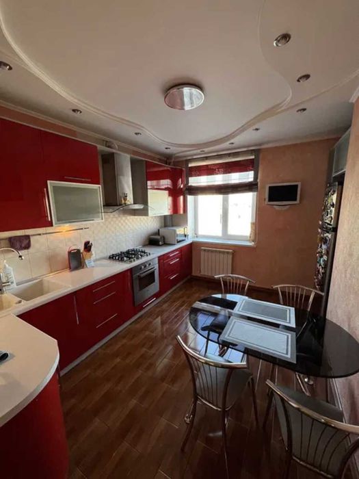 Продаж 3х кімнатної квартири у центрі