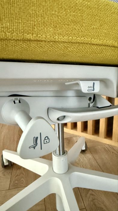 Krzesło biurowe / fotel obrotowy Profim AccisPro [sklep 2500zł]