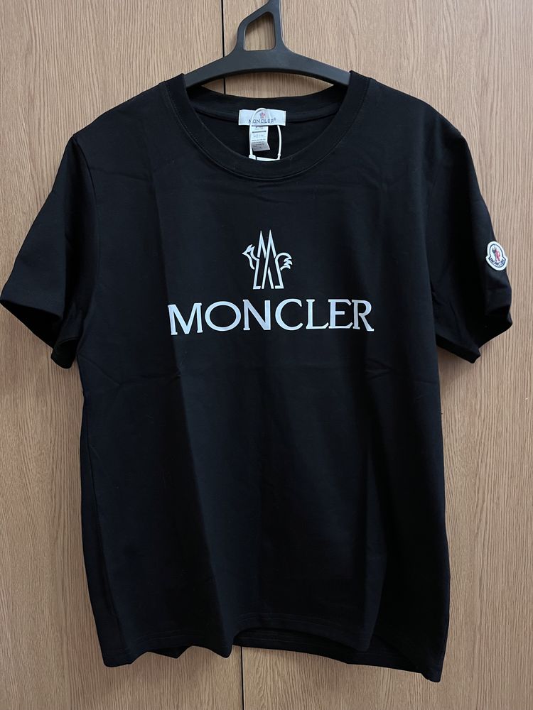 Футболка Moncler