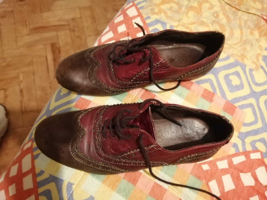 Sapatos granas, salto raso - nr. 37