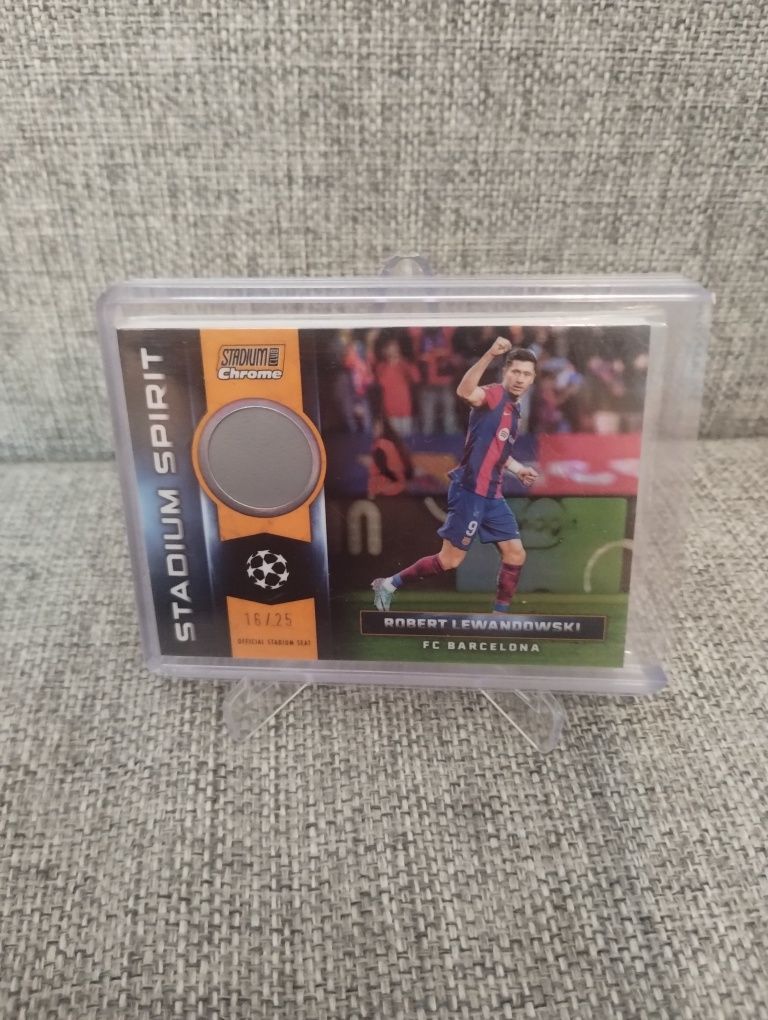Topps stadium chrome 2023-24 Robert Lewandowski relic /25