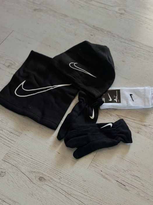 Набор однослойний Nike ( шапка + рукавиці + баф (горловик) + шкарпетки