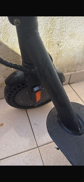 Trotinete com carregador, pneus que nao furam!