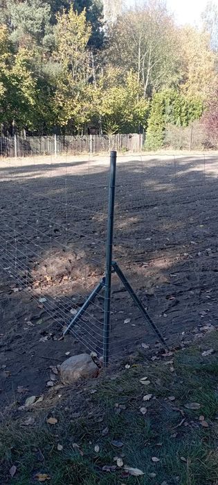 Słupek Słupki ogrodzeniowe rura OCYNK fi40 cena za 2,5m +osłonka grati