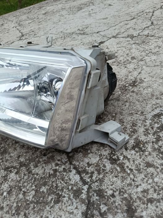 Фари на Skoda Octavia A4