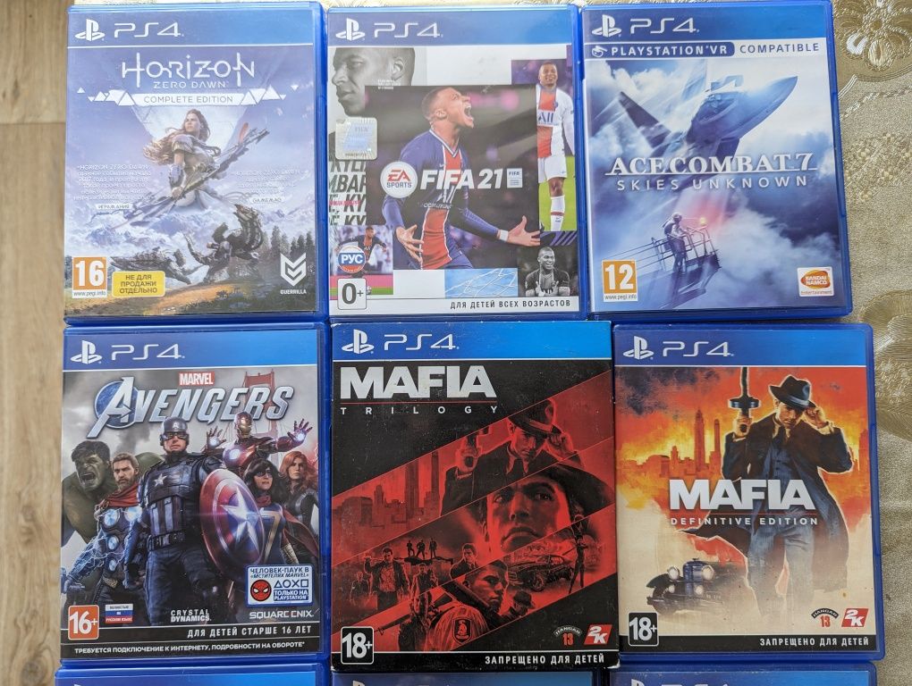 Продам SONY PS 4 /1TB