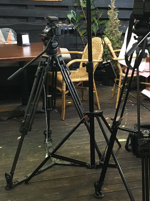 Продам Штатив відео Secced в хорошому стані