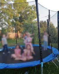 Trampolina z siatką zewnętrzną